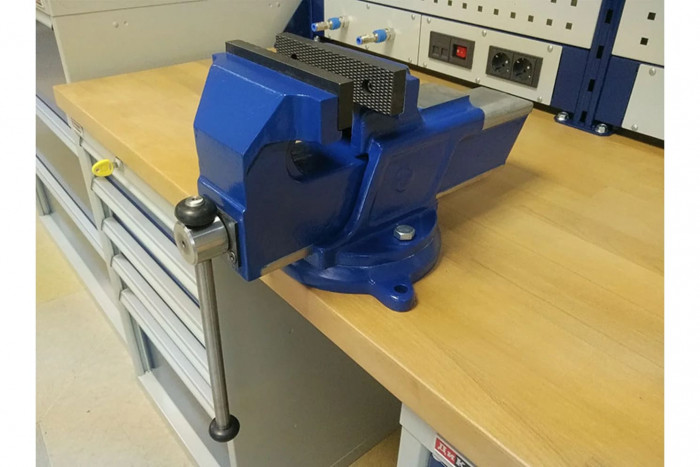 Тиски слесарные Т-160СМ